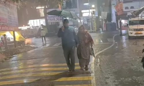 Farrukhabad: सुबह तक झमाझम बारिश से भारी नुकसान