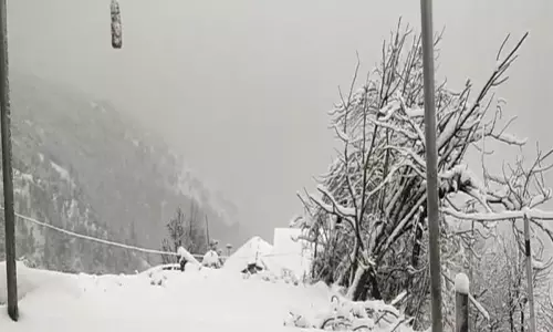 Chamoli में लगातार बारिश और बर्फबारी से जनजीवन अस्त-व्यस्त