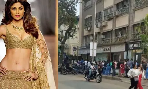 Shilpa Shetty ने मुंबई के बांद्रा में अपना लग्जरी रेस्टोरेंट बैस्टियन बंद कर दिया Shilpa Shetty ने मुंबई के बांद्रा में अपना लग्जरी रेस्टोरेंट बैस्टियन बंद कर दिया