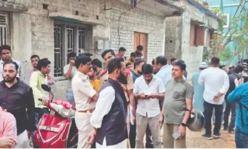 विस्फोट के बाद NIA की टीम ने भुवनेश्वर के सुंदरपाड़ा का दौरा किया विस्फोट के बाद NIA की टीम ने भुवनेश्वर के सुंदरपाड़ा का दौरा किया