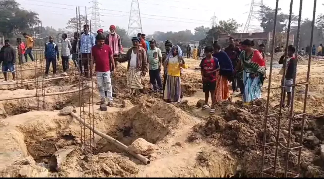 East Singhbhum: विरोध प्रदर्शन से स्थानीय प्रशासन की समस्या बढ़ी East Singhbhum: विरोध प्रदर्शन से स्थानीय प्रशासन की समस्या बढ़ी
