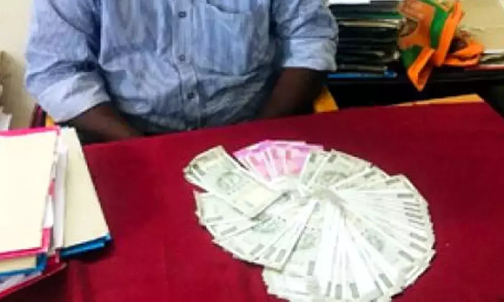 ACB ने 15,000 रुपये की रिश्वत के मामले में सब-ट्रेजरी ऑफिसर और सीनियर अकाउंटेंट को गिरफ्तार