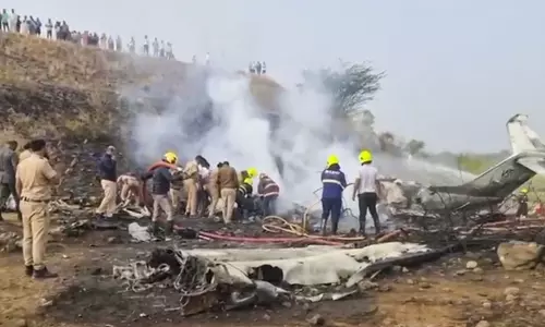 विमान दुर्घटनाओं में जान गंवाने वाले प्रमुख राजनेता और हस्तियां विमान दुर्घटनाओं में जान गंवाने वाले प्रमुख राजनेता और हस्तियां