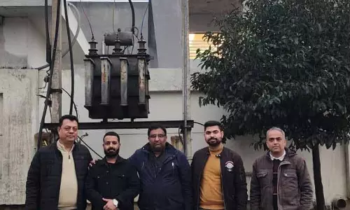 Ludhiana: बिजली कटौती के कारण साहनेवाल के लोग अंधेरे में रहने को मजबूर हैं Ludhiana: बिजली कटौती के कारण साहनेवाल के लोग अंधेरे में रहने को मजबूर हैं