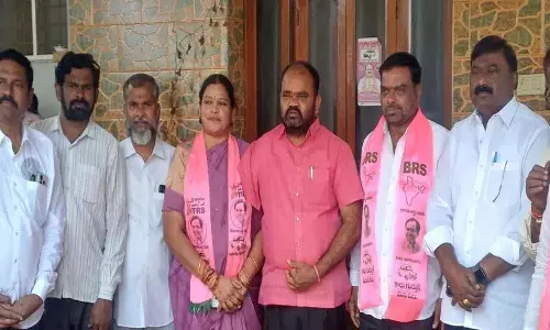 कांग्रेस नेता ए.वी.एल. नरसिम्हा राव ने BRS पार्टी में फिर से शामिल हो गए कांग्रेस नेता ए.वी.एल. नरसिम्हा राव ने BRS पार्टी में फिर से शामिल हो गए