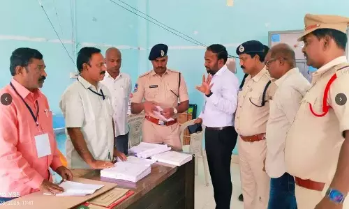 हम चुनाव आचार संहिता को सख्ती से लागू करेंगे: SP Narasimha हम चुनाव आचार संहिता को सख्ती से लागू करेंगे: SP Narasimha