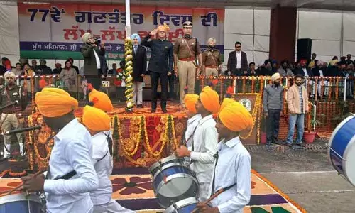Tarn Taran के डीसी ने गणतंत्र दिवस समारोह में कल्याणकारी योजनाओं पर प्रकाश डाला Tarn Taran के डीसी ने गणतंत्र दिवस समारोह में कल्याणकारी योजनाओं पर प्रकाश डाला