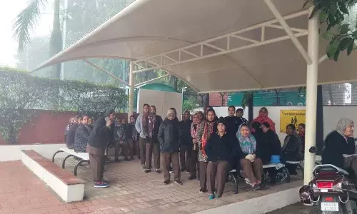 बम की धमकियों के बाद Chandigarh के प्राइवेट स्कूलों को खाली कराया गया बम की धमकियों के बाद Chandigarh के प्राइवेट स्कूलों को खाली कराया गया