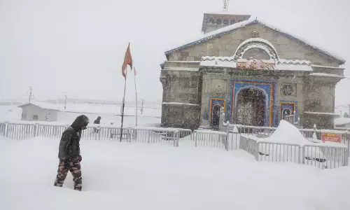 Kedarnath में भीषण सर्दी, बर्फीले स्वर्ग का नजारा Kedarnath में भीषण सर्दी, बर्फीले स्वर्ग का नजारा