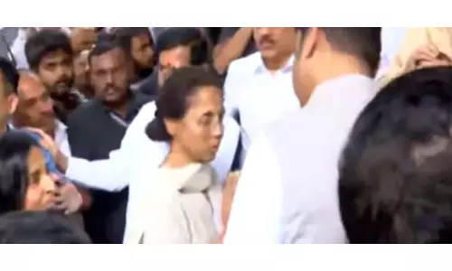 Supriya Sule ने बारामती विमान दुर्घटना में मारे गए अपने चचेरे भाई अजीत पवार को श्रद्धांजलि अर्पित की