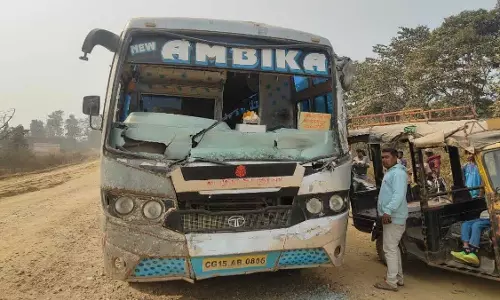छत्तीसगढ़ में सड़क हादसा, मौके पर मचा हड़कंप छत्तीसगढ़ में सड़क हादसा, मौके पर मचा हड़कंप