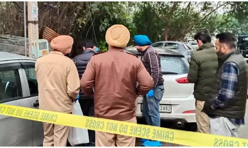 कोर्ट परिसर के पास दिनदहाड़े मर्डर, इलाके में दहशत का माहौल कोर्ट परिसर के पास दिनदहाड़े मर्डर, इलाके में दहशत का माहौल