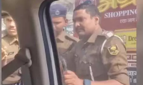 बिहार: वाहन चालक को अशब्द बोलने वाले दारोगा हुए निलंबित, नो एंट्री में घुसी थी कार बिहार: वाहन चालक को अशब्द बोलने वाले दारोगा हुए निलंबित, नो एंट्री में घुसी थी कार