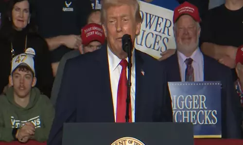 अमेरिकी मध्यावधि चुनावों से पहले आयोवा रैली में Trump ने फिर से धांधली वाले चुनाव का दावा दोहराया अमेरिकी मध्यावधि चुनावों से पहले आयोवा रैली में Trump ने फिर से धांधली वाले चुनाव का दावा दोहराया