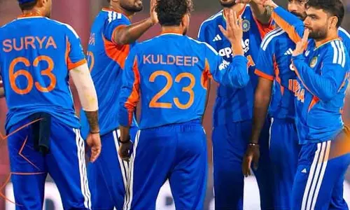 4th T20: हर्षित राणा ने मिशेल को 4 रन पर रोका, NZ 215/7 पर सिमटी