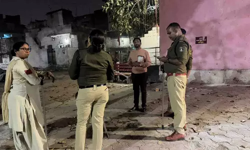 DCP WEST के नेतृत्व में सट्टेबाजों और असामाजिक तत्वों के खिलाफ ताबड़तोड़ कार्रवाई DCP WEST के नेतृत्व में सट्टेबाजों और असामाजिक तत्वों के खिलाफ ताबड़तोड़ कार्रवाई