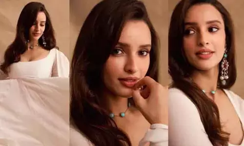 Gen Z की पसंद: Tripti Dimri की सादगी और मुस्कान ने जीता फैंस का दिल Gen Z की पसंद: Tripti Dimri की सादगी और मुस्कान ने जीता फैंस का दिल