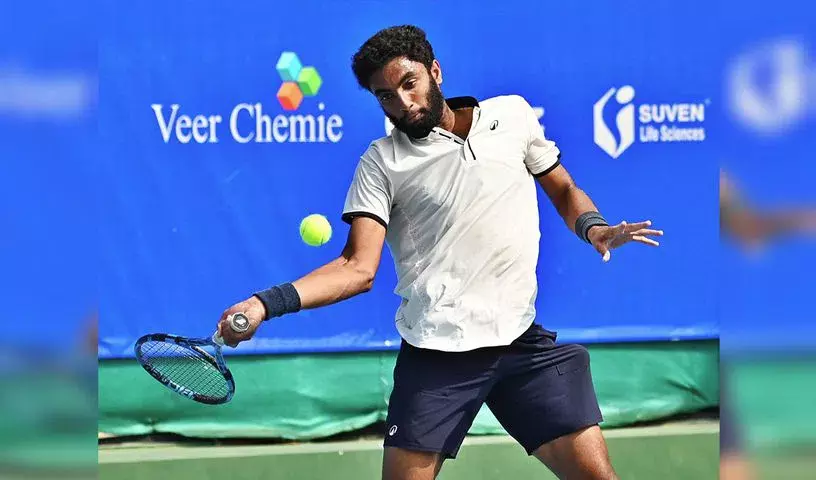 मनीष सुरेशकुमार ने ITF हैदराबाद में टॉप सीड वैनशेलबोइम को हराया मनीष सुरेशकुमार ने ITF हैदराबाद में टॉप सीड वैनशेलबोइम को हराया