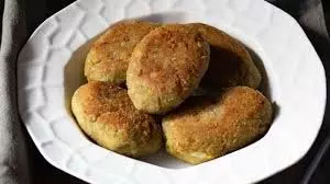 Stuffed Poha Cutlet: टिफिन और शाम के नाश्ते के लिए परफेक्ट रेसिपी Stuffed Poha Cutlet: टिफिन और शाम के नाश्ते के लिए परफेक्ट रेसिपी