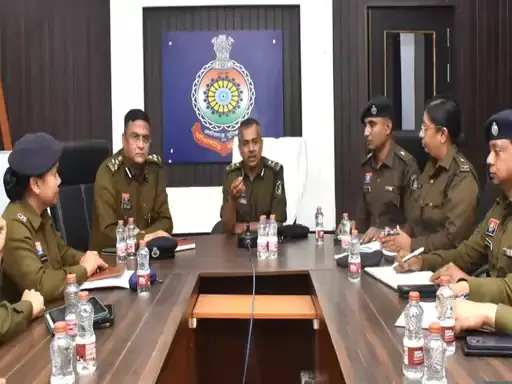 थाना प्रभारियों को आईजी ने दिए निर्देश, पुलिसिंग में ढिलाई बर्दाश्त नहीं थाना प्रभारियों को आईजी ने दिए निर्देश, पुलिसिंग में ढिलाई बर्दाश्त नहीं