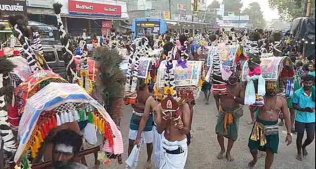 420 साल पुरानी यात्रा : Nagarathar कावड़ी पलानी के रास्ते में 420 साल पुरानी यात्रा : Nagarathar कावड़ी पलानी के रास्ते में