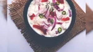 Onion Raita Recipe: मिनटों में तैयार करें घर पर लाजवाब प्याज का रायता Onion Raita Recipe: मिनटों में तैयार करें घर पर लाजवाब प्याज का रायता