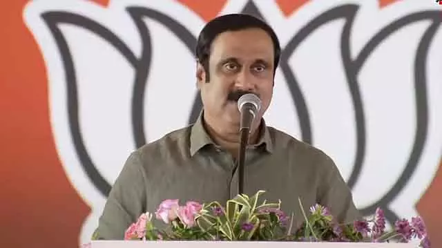 Assembly elections: अंबुमणि ने याचिका देने वालों से मुलाकात की Assembly elections: अंबुमणि ने याचिका देने वालों से मुलाकात की