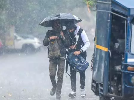 तेज हवा और बारिश से एनसीआर में बड़ी राहत, कई इलाकों में एक्यूआई सुधरा, न्यूनतम तापमान में गिरावट के आसार तेज हवा और बारिश से एनसीआर में बड़ी राहत, कई इलाकों में एक्यूआई सुधरा, न्यूनतम तापमान में गिरावट के आसार