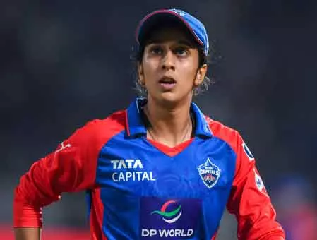 महिला क्रिकेटर पर 12 लाख का जुर्माना, महिला प्रीमियर लीग की कार्रवाई महिला क्रिकेटर पर 12 लाख का जुर्माना, महिला प्रीमियर लीग की कार्रवाई