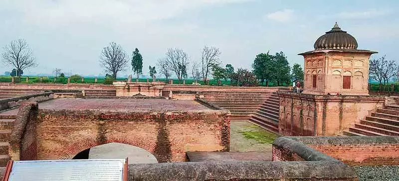 Punjab: एक नर्तकी के कहने पर महाराजा द्वारा बनाया गया पुल Punjab: एक नर्तकी के कहने पर महाराजा द्वारा बनाया गया पुल