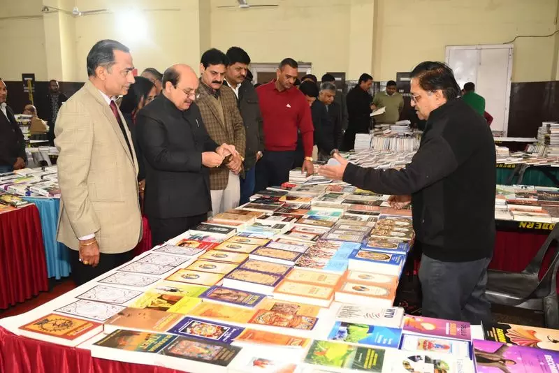 Kurukshetra यूनिवर्सिटी में 3 दिवसीय पुस्तक प्रदर्शनी शुरू हुई Kurukshetra यूनिवर्सिटी में 3 दिवसीय पुस्तक प्रदर्शनी शुरू हुई