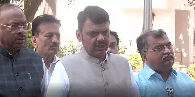 Maharashtra में 3 दिन का शोक मुख्यमंत्री बारामती पहुंचे Maharashtra में 3 दिन का शोक मुख्यमंत्री बारामती पहुंचे