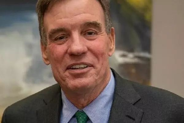 US lawmaker: टैरिफ, भरोसे की कमी से भारत-अमेरिका संबंधों में तनाव US lawmaker: टैरिफ, भरोसे की कमी से भारत-अमेरिका संबंधों में तनाव