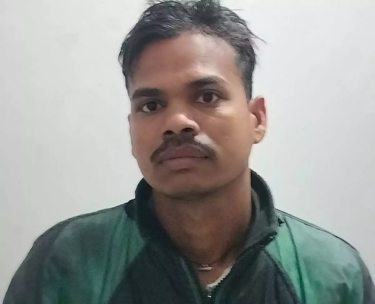 कीचड मे मुंह दबाकर प्रेमिका की हत्या करने वाला प्रेमी अरेस्ट कीचड मे मुंह दबाकर प्रेमिका की हत्या करने वाला प्रेमी अरेस्ट