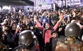Bangladesh चुनाव: कट्टरपंथी साजिश के बीच हिंदुओं को निशाना बनाया गया Bangladesh चुनाव: कट्टरपंथी साजिश के बीच हिंदुओं को निशाना बनाया गया