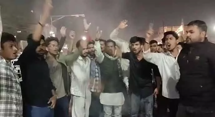 NSUI छात्रों ने नए UGC 2026 नियमों के खिलाफ सड़कों पर उतरकर विरोध प्रदर्शन किया NSUI छात्रों ने नए UGC 2026 नियमों के खिलाफ सड़कों पर उतरकर विरोध प्रदर्शन किया