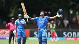 U-19 वर्ल्ड कप: टीम इंडिया ने जिम्बाब्वे को हराया U-19 वर्ल्ड कप: टीम इंडिया ने जिम्बाब्वे को हराया