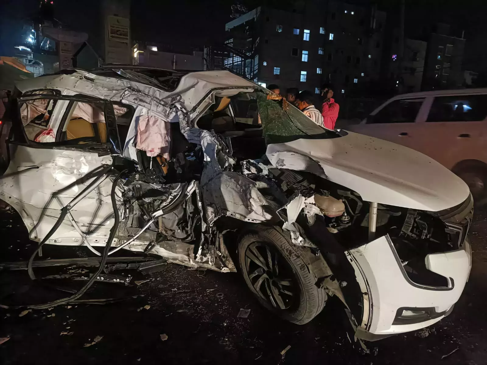 Medipally में कार पिलर से टकराई, 2 इंजीनियरिंग छात्रों की मौत Medipally में कार पिलर से टकराई, 2 इंजीनियरिंग छात्रों की मौत