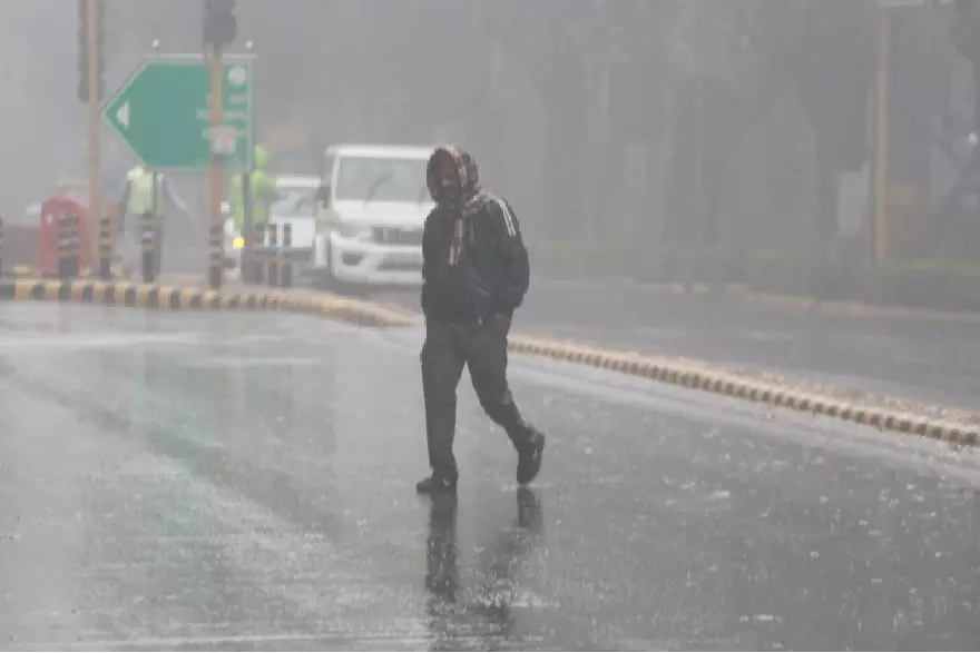 Delhi-NCR में हल्की बारिश के बाद हवा की क्वालिटी में मामूली सुधार हुआ Delhi-NCR में हल्की बारिश के बाद हवा की क्वालिटी में मामूली सुधार हुआ