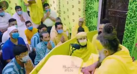 भक्त से बोले प्रेमानंद महाराज, क्रीम से कभी नहीं आती सुंदरता भक्त से बोले प्रेमानंद महाराज, क्रीम से कभी नहीं आती सुंदरता