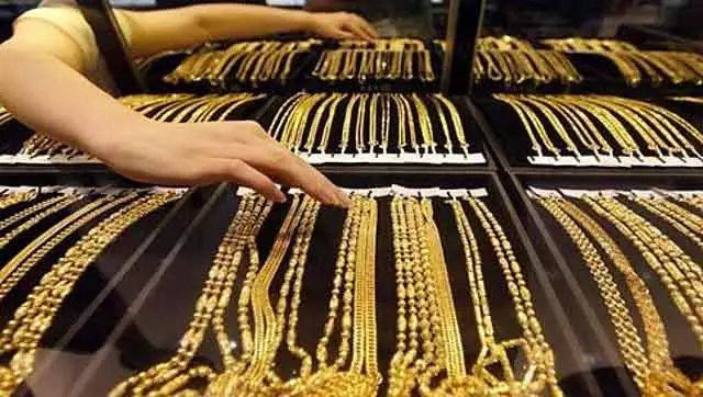 Bengaluru : दो नौकरों ने एक बिजनेसमैन के घर से 18 करोड़ के गहने चुराए और फरार हो गए Bengaluru : दो नौकरों ने एक बिजनेसमैन के घर से 18 करोड़ के गहने चुराए और फरार हो गए
