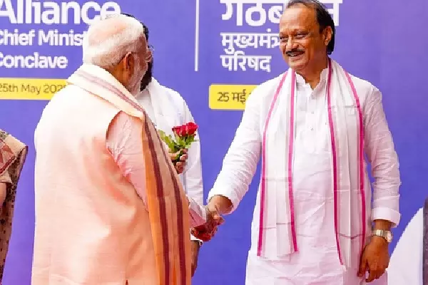 Ajit Pawar के निधन पर पीएम मोदी ने शरद पवार से की बातचीत Ajit Pawar के निधन पर पीएम मोदी ने शरद पवार से की बातचीत