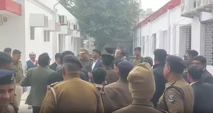 Biha में सिवान कोर्ट में धमकी ईमेल के बाद हाई अलर्ट Biha में सिवान कोर्ट में धमकी ईमेल के बाद हाई अलर्ट