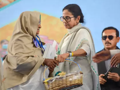 सीएम बनर्जी ने बंगाल में SIR के खिलाफ कोर्ट जाने की धमकी दी सीएम बनर्जी ने बंगाल में SIR के खिलाफ कोर्ट जाने की धमकी दी