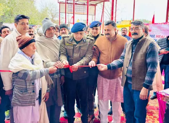 IGP Sujit Kumar ने फ्री मेडिकल कैंप में राष्ट्र निर्माण में स्वास्थ्य की भूमिका पर ज़ोर दिया IGP Sujit Kumar ने फ्री मेडिकल कैंप में राष्ट्र निर्माण में स्वास्थ्य की भूमिका पर ज़ोर दिया