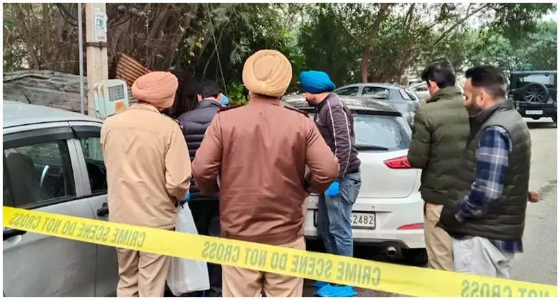 कोर्ट परिसर के पास दिनदहाड़े मर्डर, इलाके में दहशत का माहौल कोर्ट परिसर के पास दिनदहाड़े मर्डर, इलाके में दहशत का माहौल