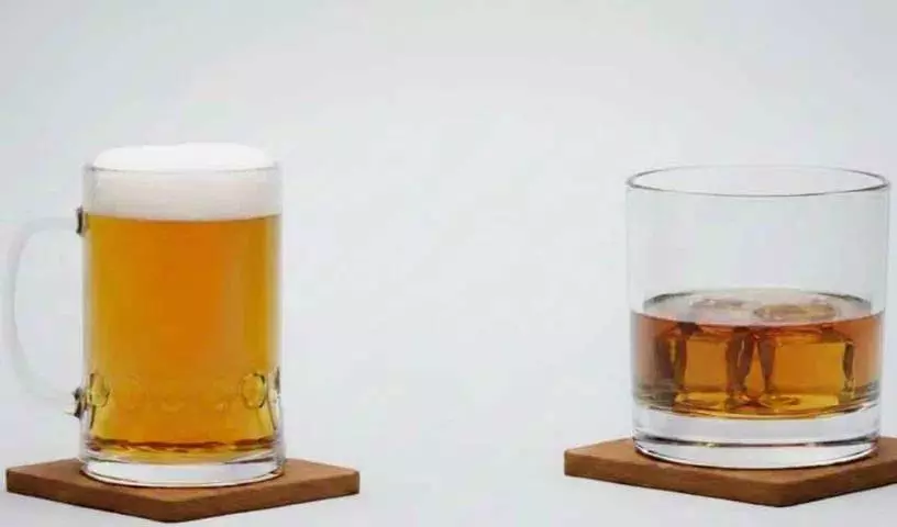 Beer Vs Whiskey दोनों में से कौन ज़्यादा स्वास्थ्य लाभ देता है? Beer Vs Whiskey दोनों में से कौन ज़्यादा स्वास्थ्य लाभ देता है?