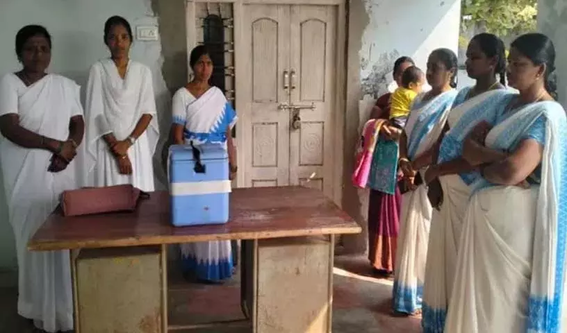 किराया न चुकाने के कारण थुंगाथुर्थी Health Sub-Center को ताला लगा दिया गया किराया न चुकाने के कारण थुंगाथुर्थी Health Sub-Center को ताला लगा दिया गया
