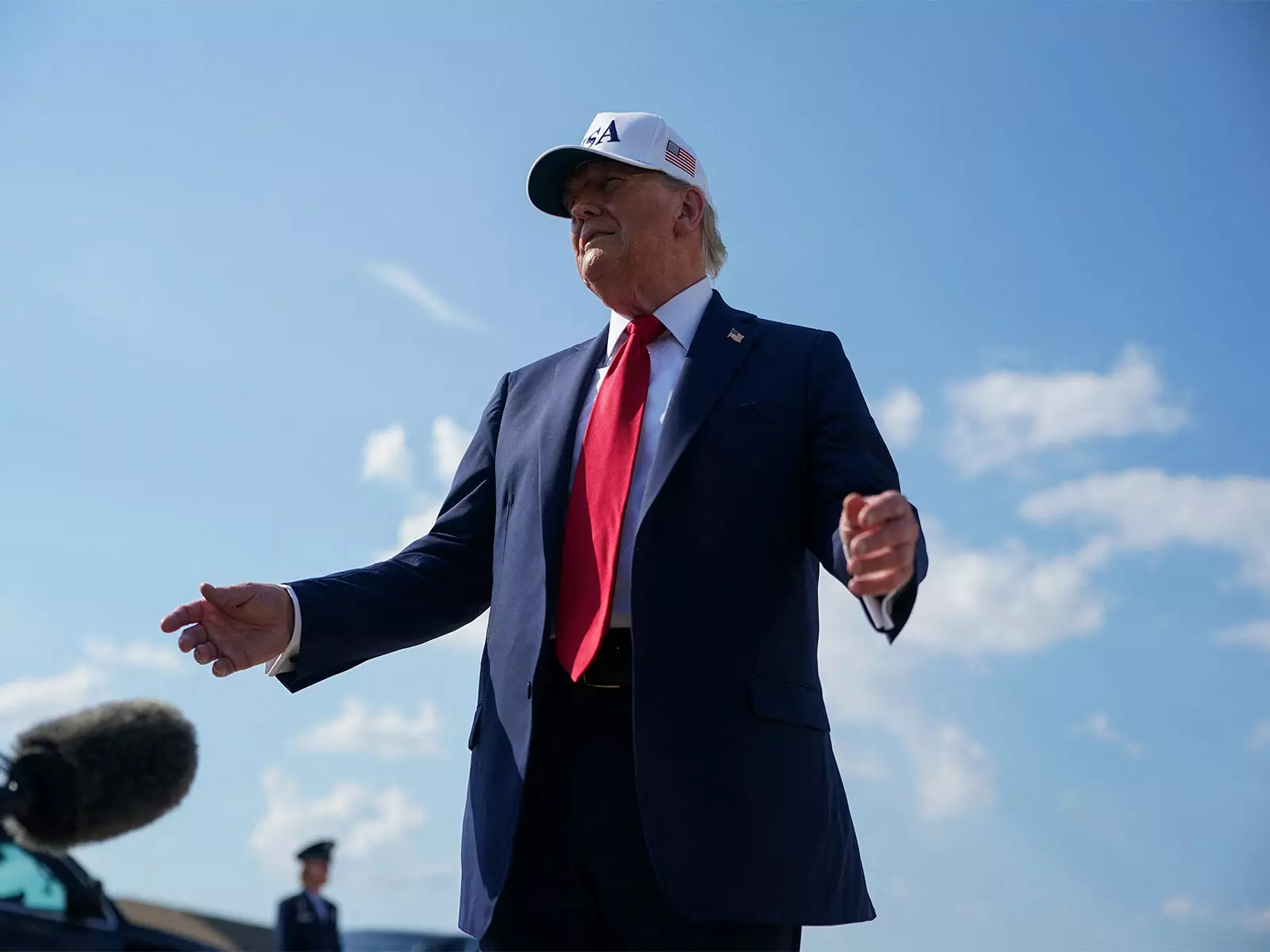 Trump ने आयोवा की यात्रा शुरू, किफायती आवास पर जोर Trump ने आयोवा की यात्रा शुरू, किफायती आवास पर जोर