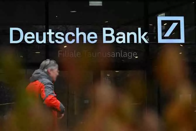 Germany : फ्रैंकफर्ट और बर्लिन में ड्यूश बैंक के ठिकानों की तलाशी Germany : फ्रैंकफर्ट और बर्लिन में ड्यूश बैंक के ठिकानों की तलाशी
